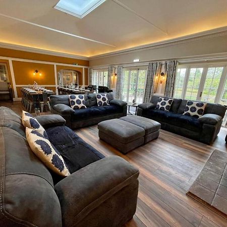 Lydney House Swaffham Sleeps 22 Villa Bagian luar foto