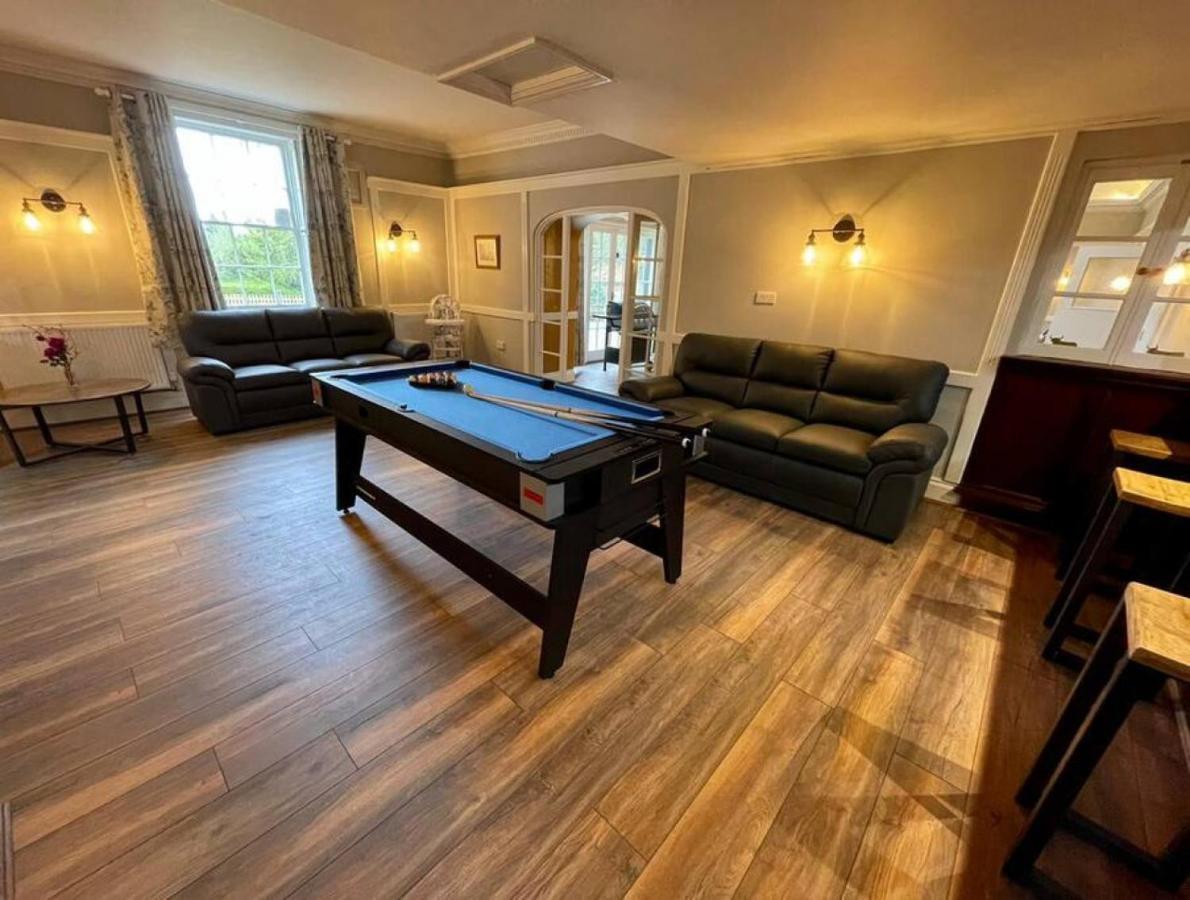 Lydney House Swaffham Sleeps 22 Villa Bagian luar foto