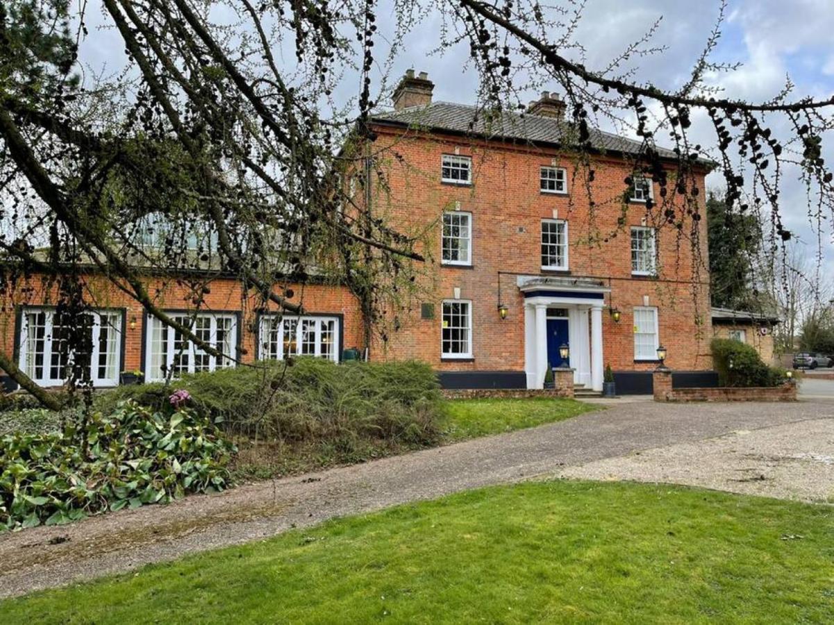 Lydney House Swaffham Sleeps 22 Villa Bagian luar foto