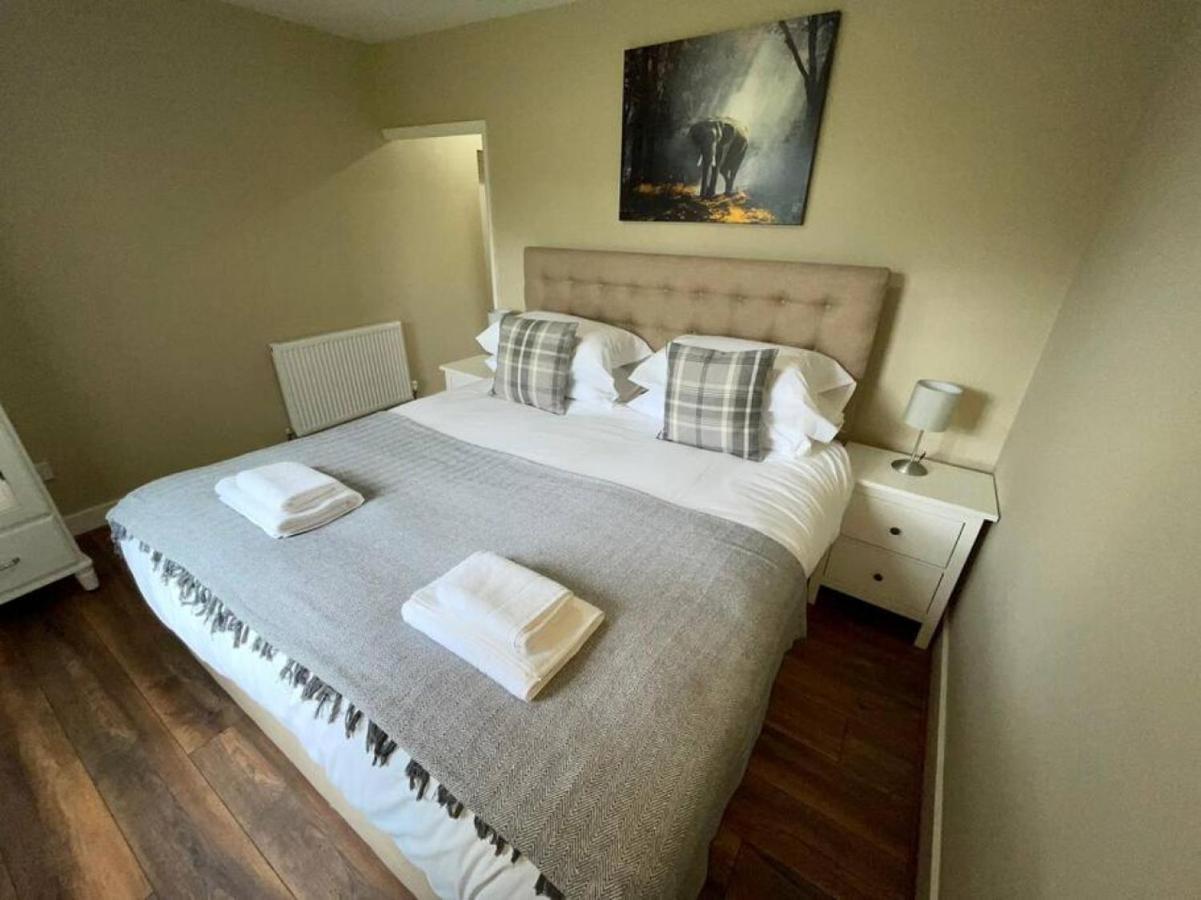 Lydney House Swaffham Sleeps 22 Villa Bagian luar foto