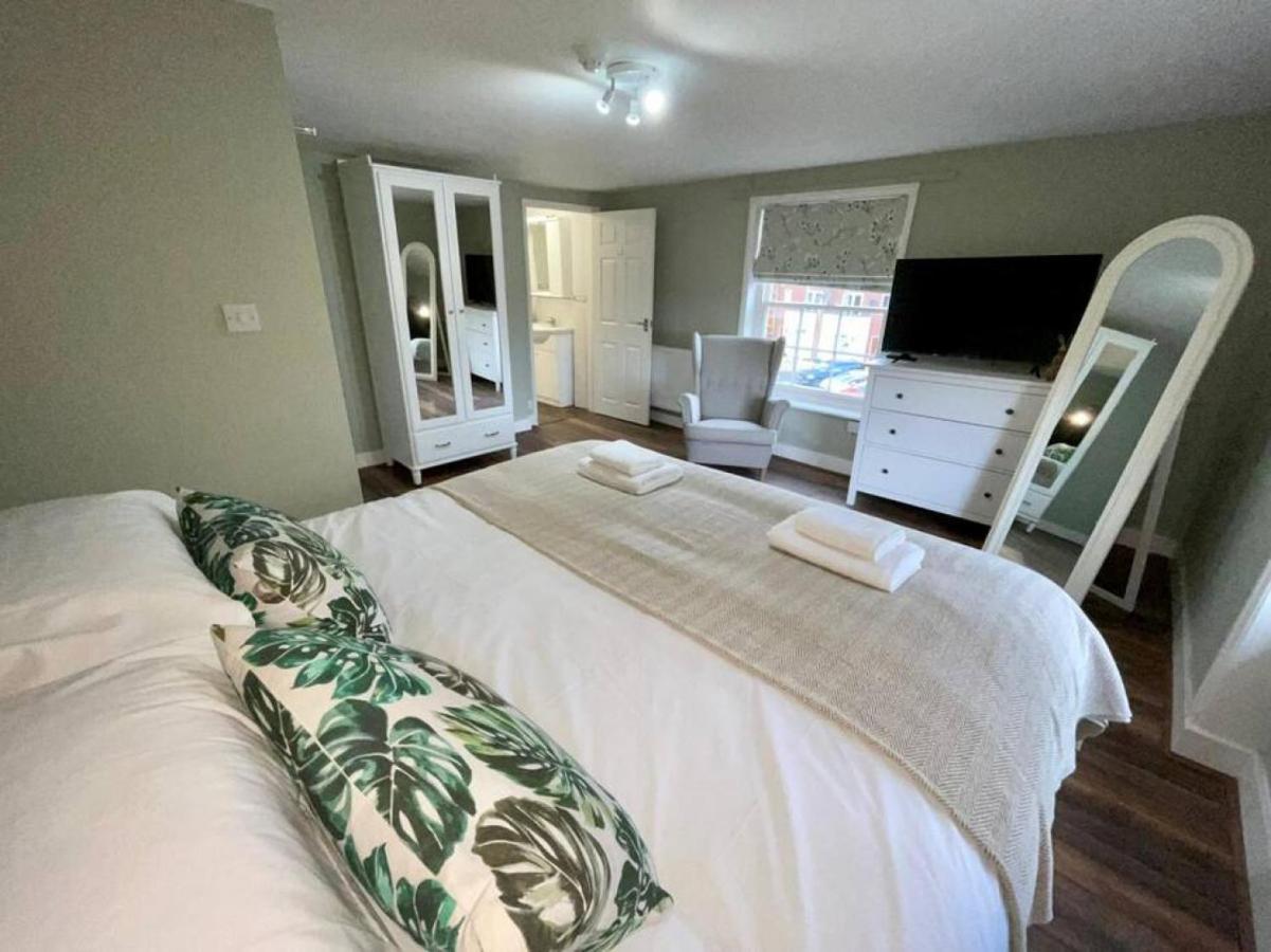 Lydney House Swaffham Sleeps 22 Villa Bagian luar foto
