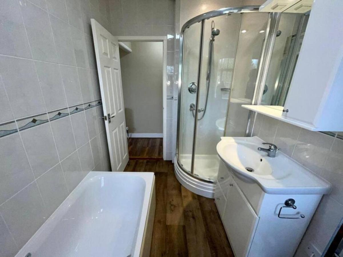 Lydney House Swaffham Sleeps 22 Villa Bagian luar foto